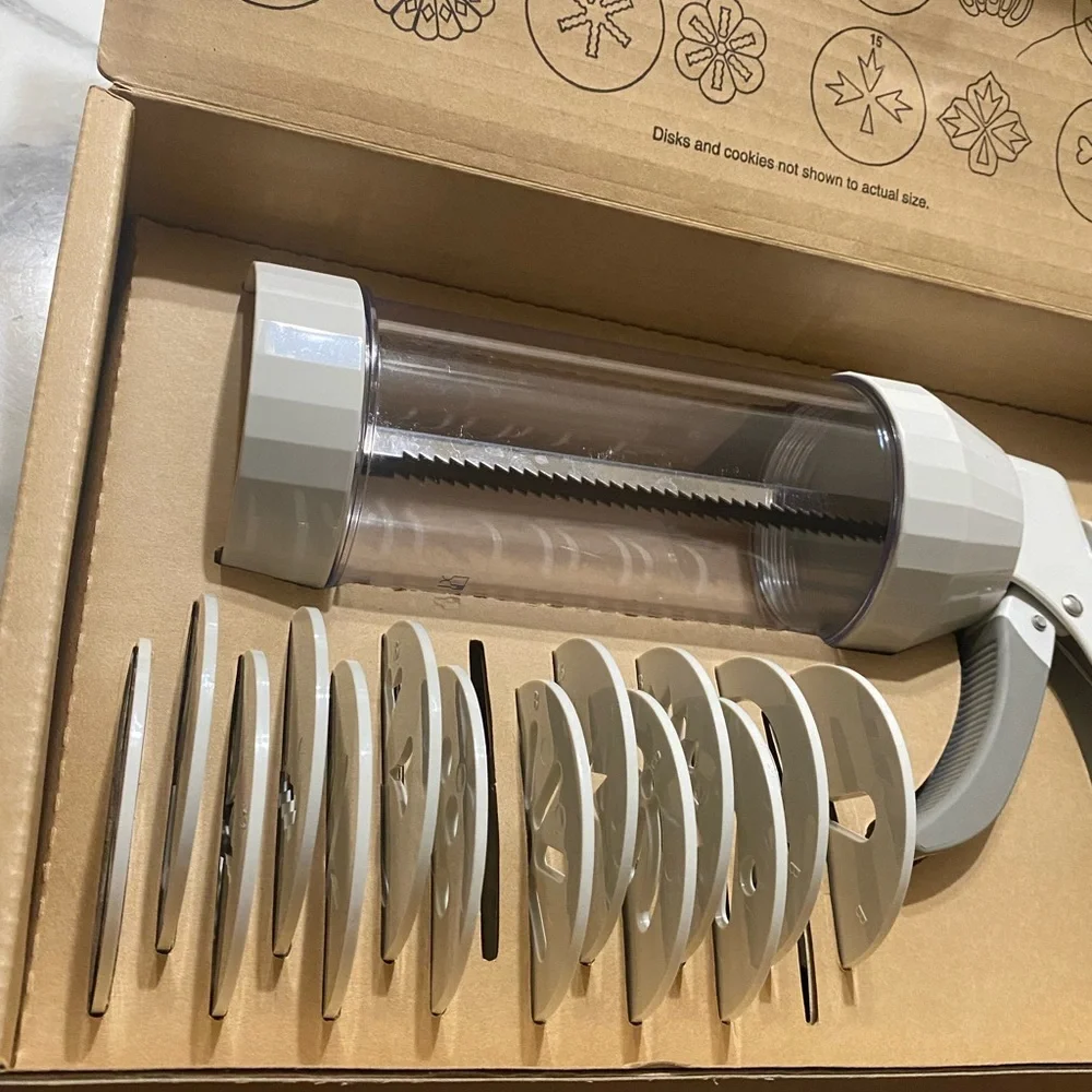 Pampered Chef Cookie Press with‎ Discs Missing 2 Discs